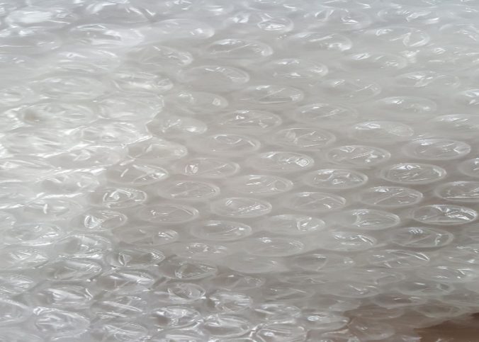 Plástico bolha para geladeira: proteção segura no transporte